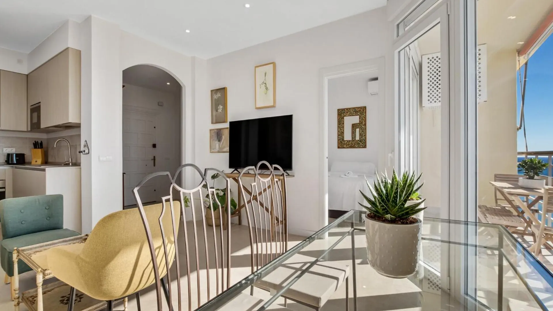 Apartment In Costa Del Sol With Sea Views 토레몰리노스