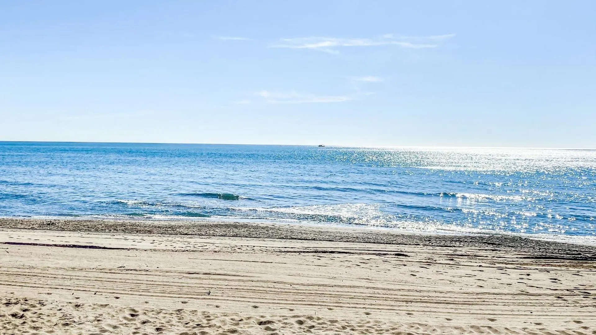 Apartment In Costa Del Sol With Sea Views 토레몰리노스 0*,  스페인