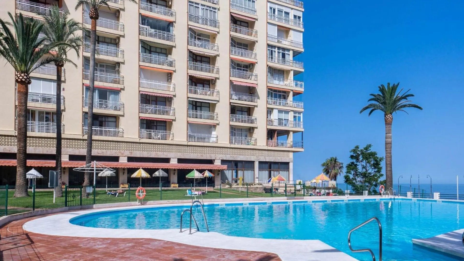 Apartment In Costa Del Sol With Sea Views 토레몰리노스 스페인